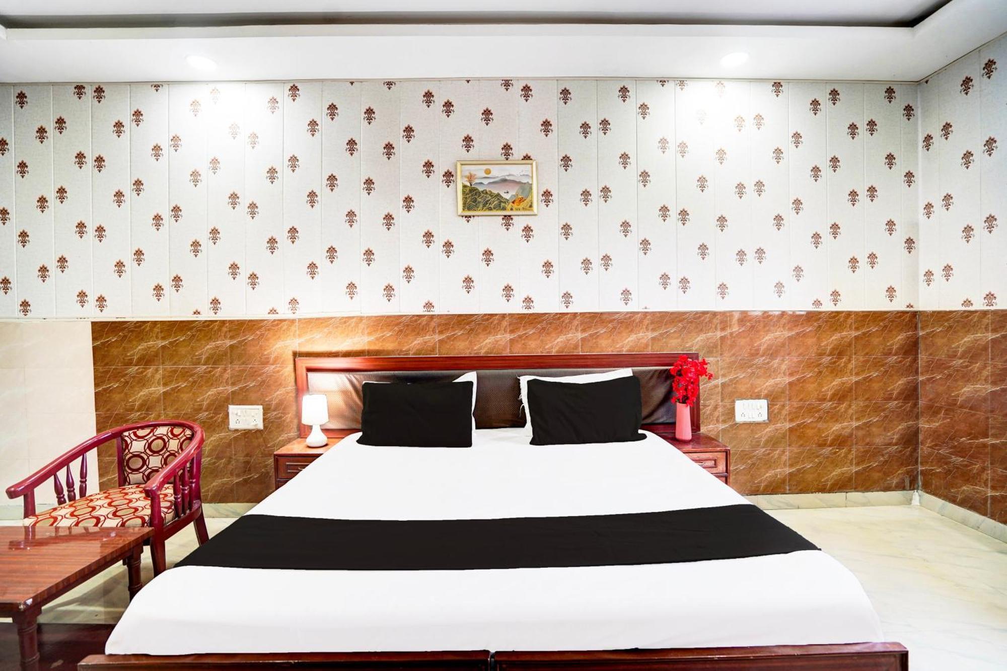 Hotel O Nova Resorts & Luxury Farm Raebareli Екстер'єр фото